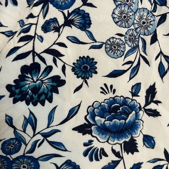 White and blue floral romper! - Picture 4 of 4